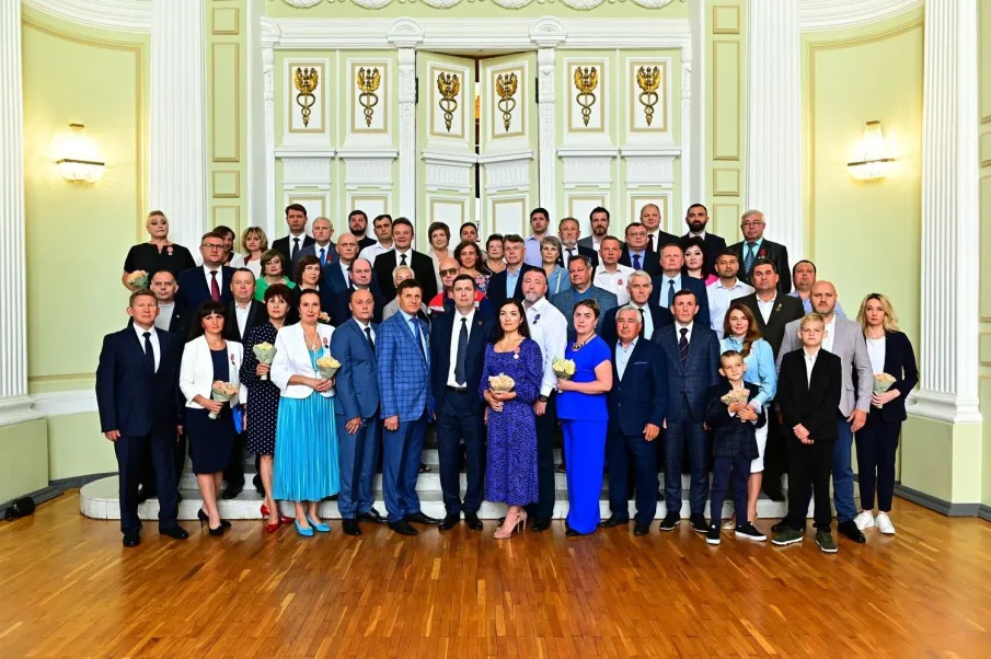 На Нижегородской ярмарке прошла церемония вручения государственных наград, организованная Министерством кадровой политики региона