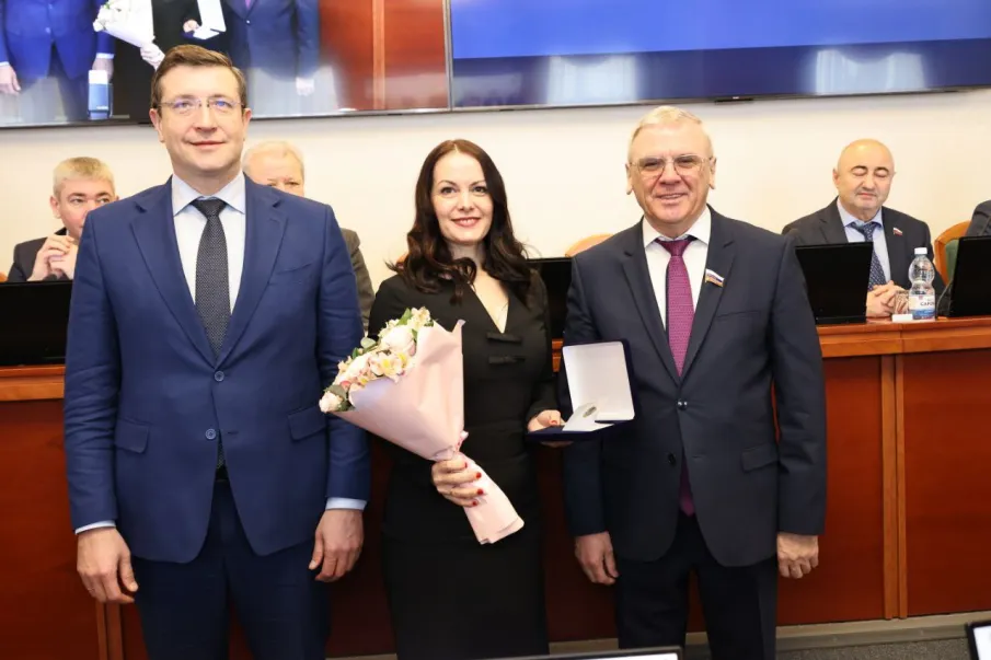 Почетным знаком «За безупречную службу в Нижегородской области» впервые наградили госслужащих региона